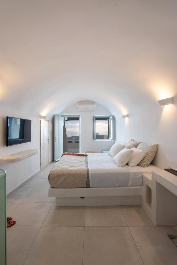 Aparthotel Caldera Cliff Illusion à Fira  Extérieur photo