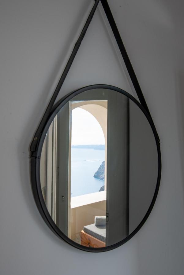 Aparthotel Caldera Cliff Illusion à Fira  Extérieur photo