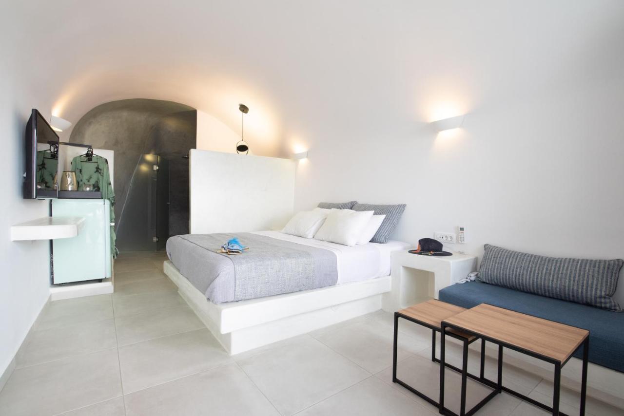 Aparthotel Caldera Cliff Illusion à Fira  Extérieur photo