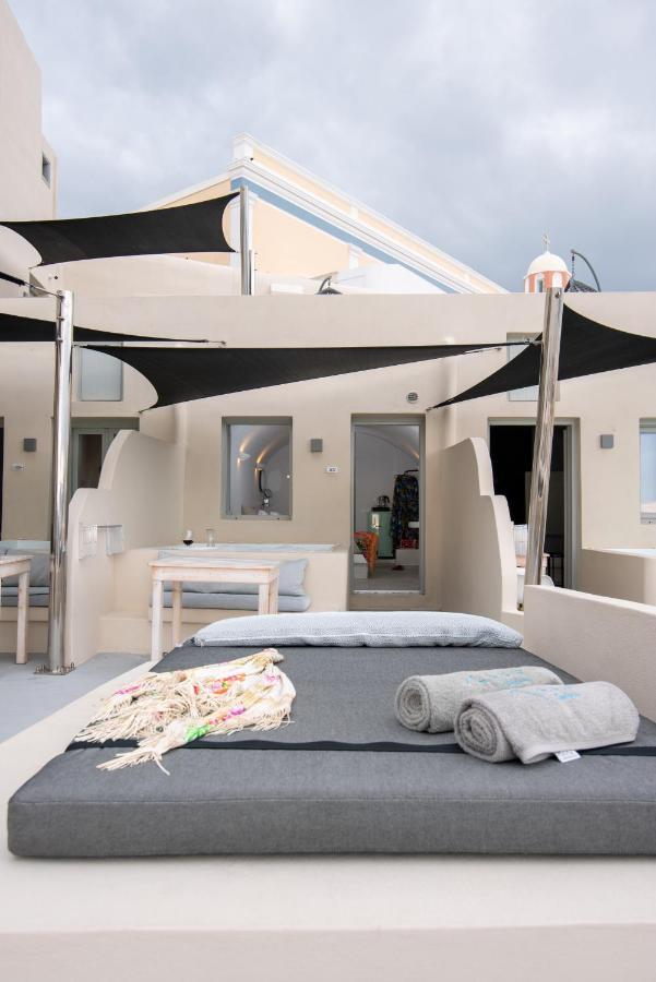 Aparthotel Caldera Cliff Illusion à Fira  Extérieur photo