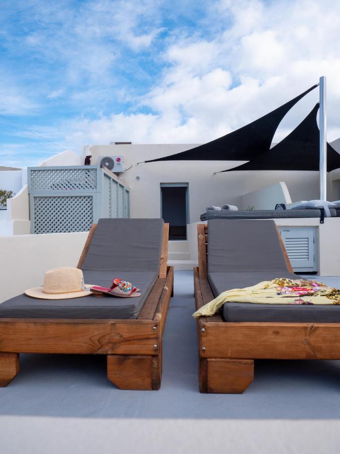 Aparthotel Caldera Cliff Illusion à Fira  Extérieur photo